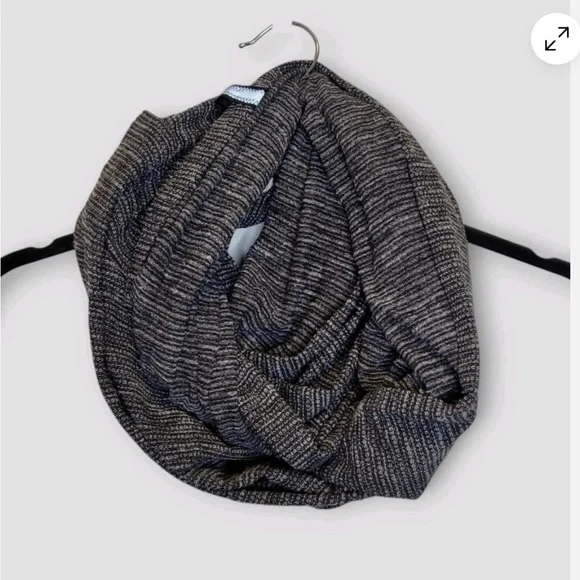 Lululemon Vinyasa Infinity Scarf/Wrap - Picture 4 of 6